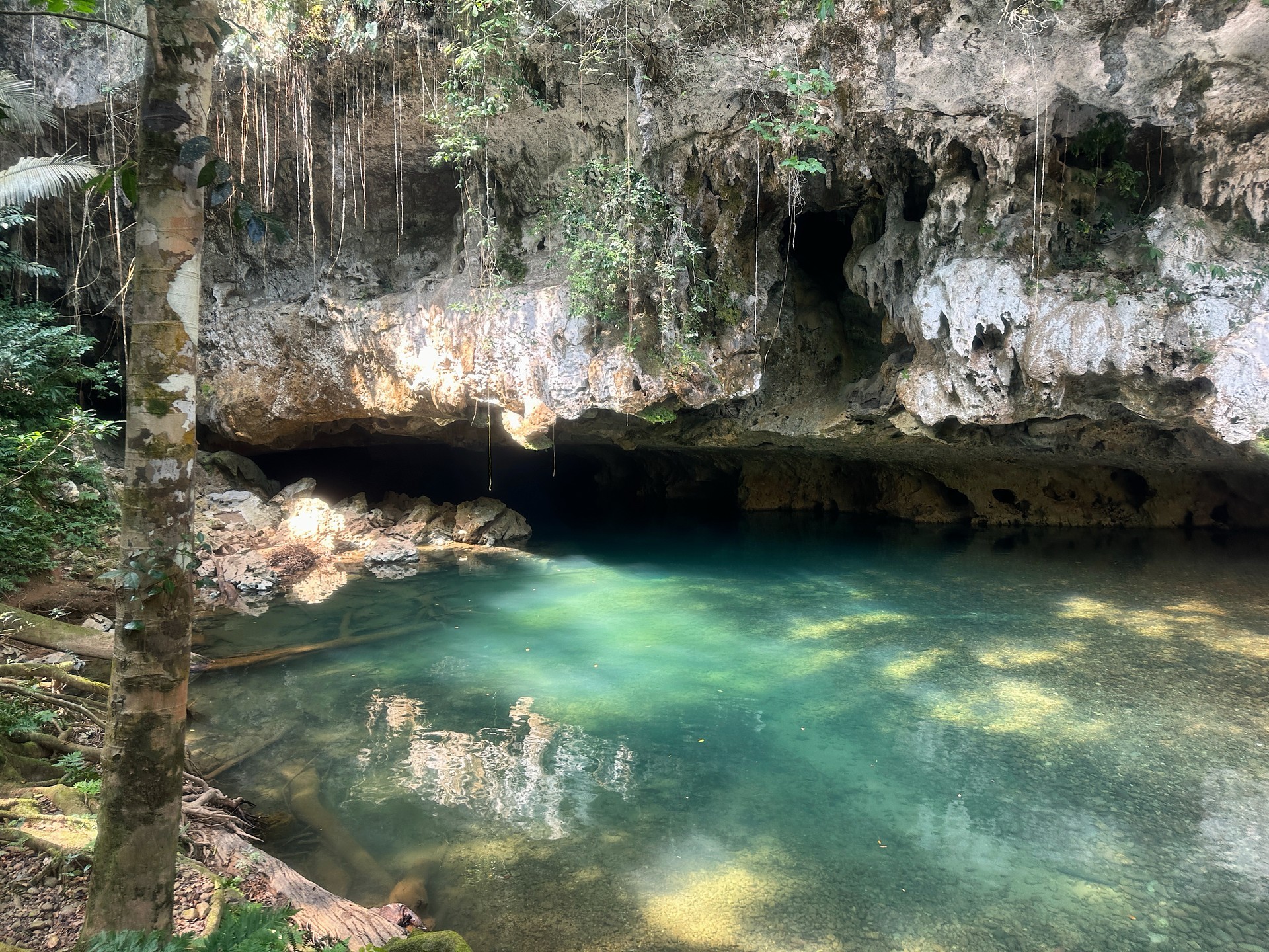 Belizean Cave Tubing